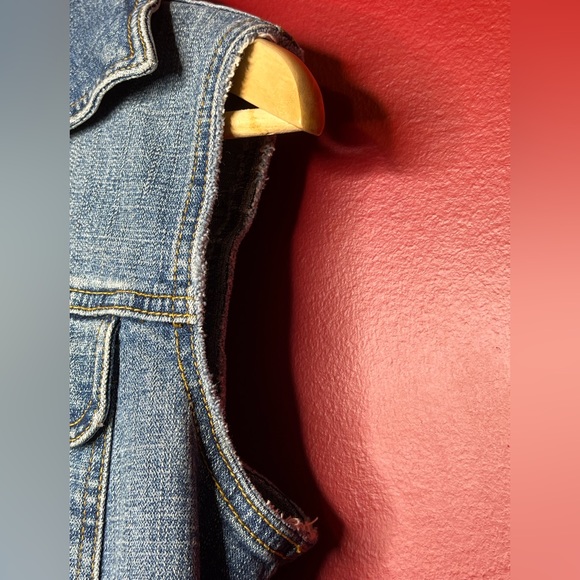 !MICHAEL KORS Jean vest! Slightly distressed and cropped in Perfect condition! - Picture 4 of 10